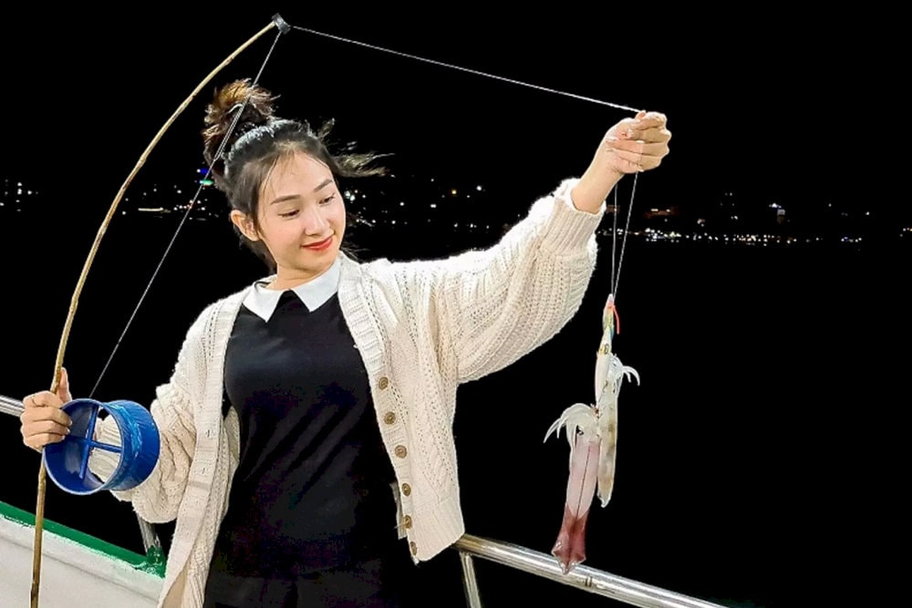 Câu mực đêm
